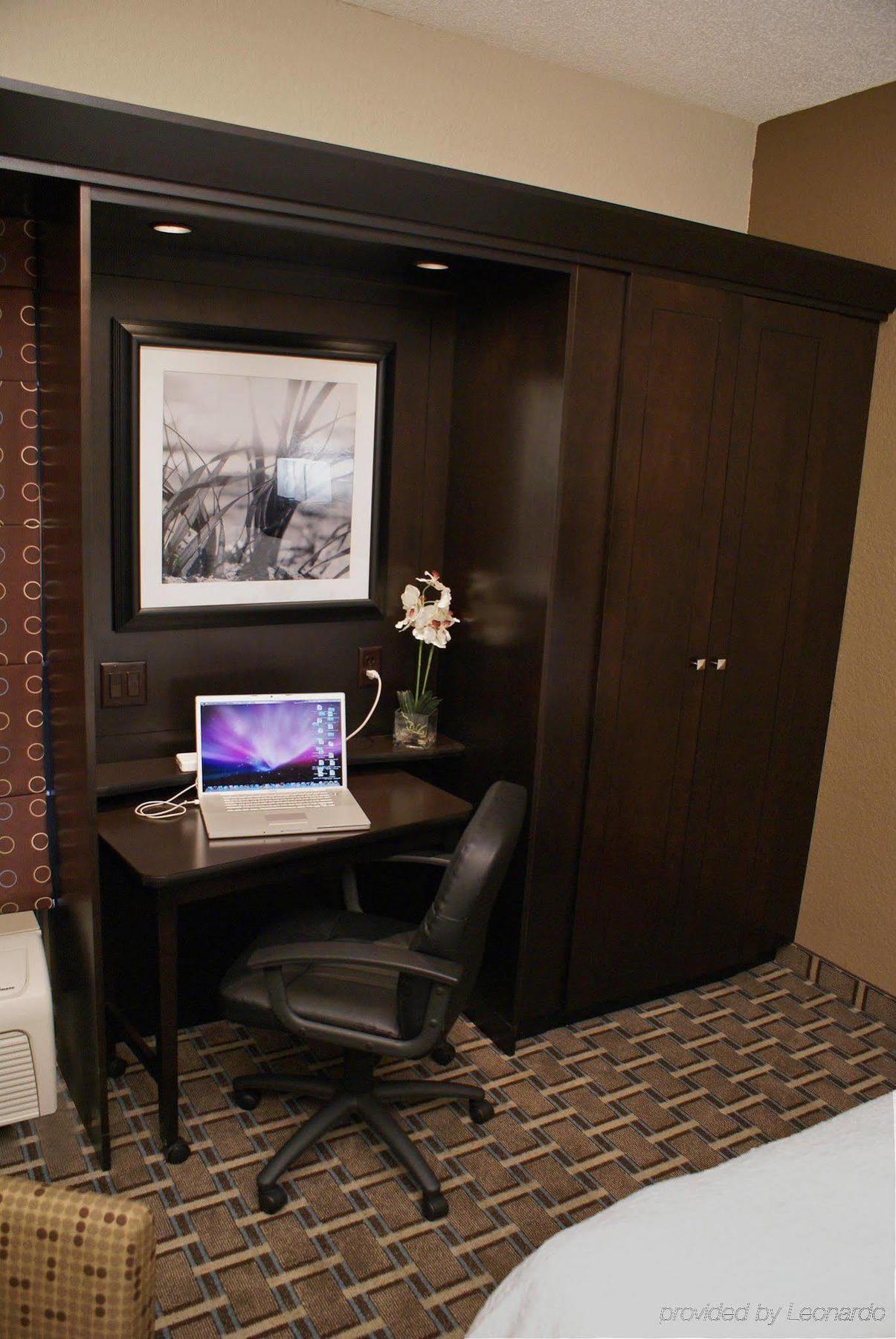 Spark By Hilton Tampa Brandon Room photo
